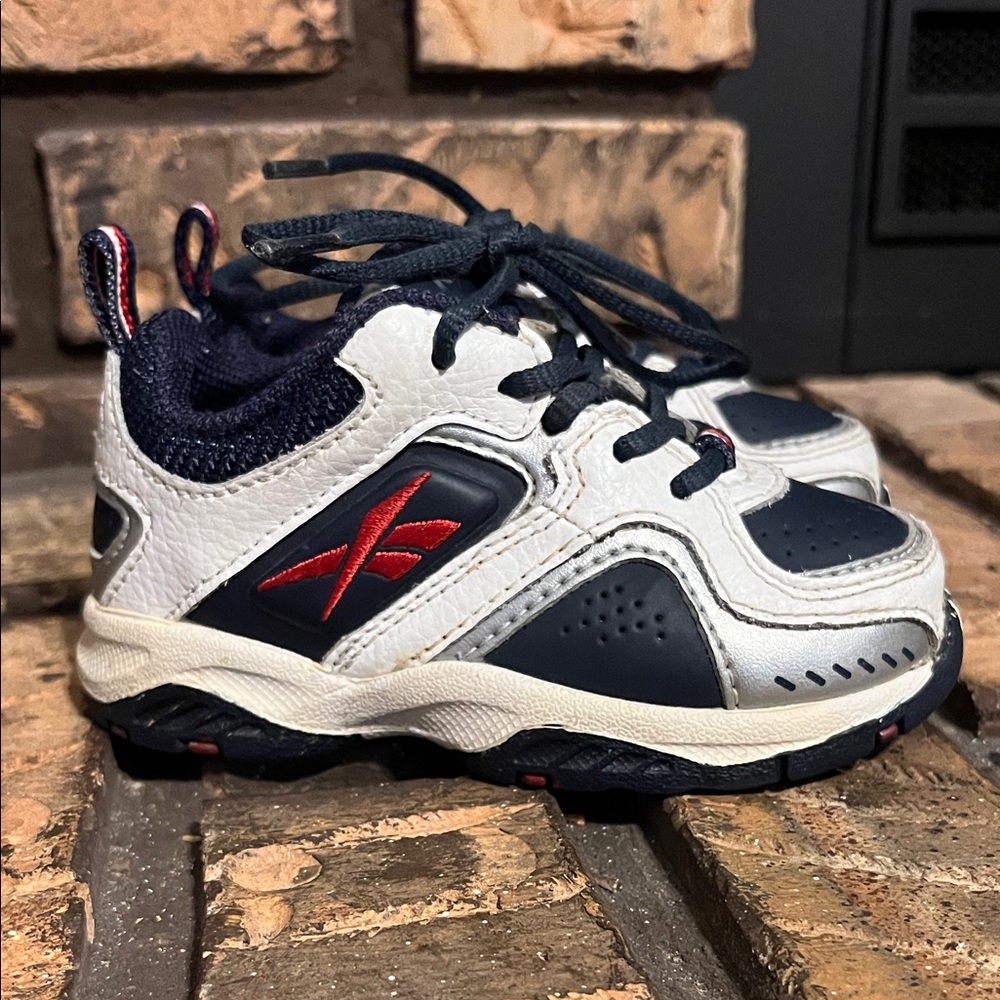 Vintage Reebok Toddler Navy and White Athletic Shoes Size 5